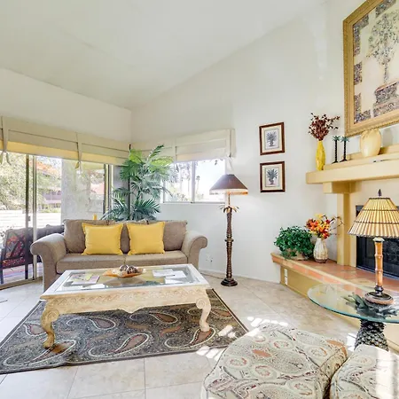 4 Mi To Indian Wells Bright Palm Desert Townhome!